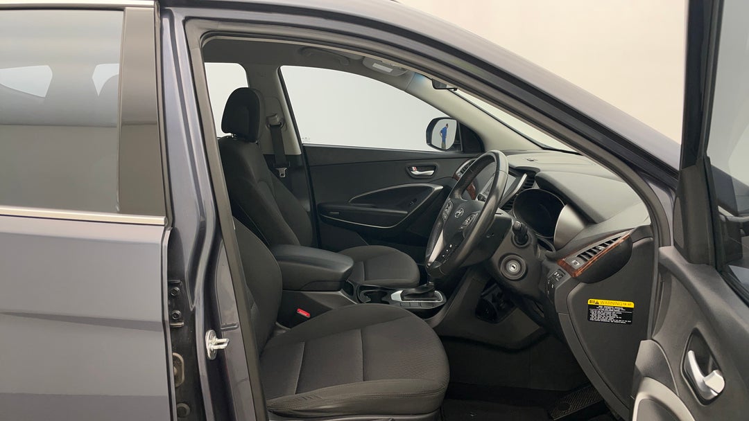 2016 Hyundai Santa Fe Active Crdi (4x4), Automatic, 141167 km, Right Side Front Door Cabin View