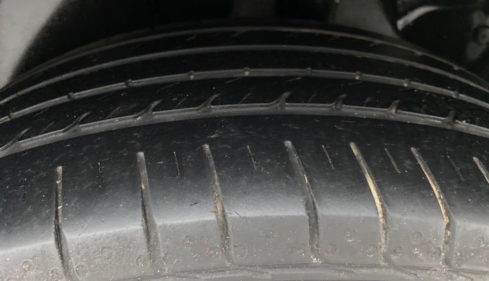 2015 Hyundai Creta 1.6 SX CRDI, Diesel, Manual, 81,829 km, Left Rear Tyre Tread