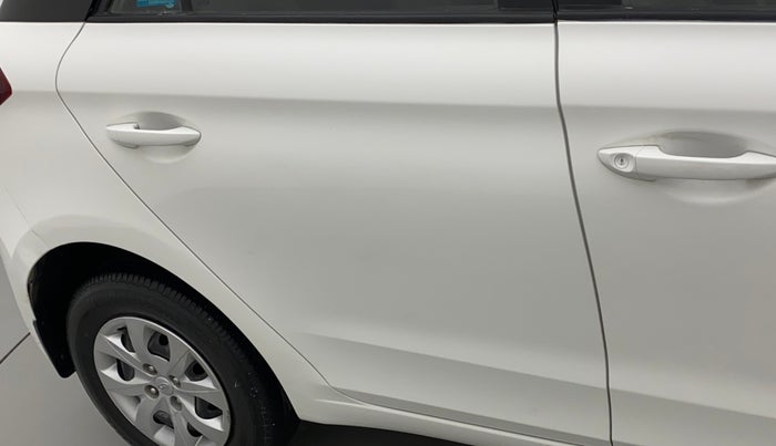 2017 Hyundai Elite i20 SPORTZ 1.2, Petrol, Manual, 1,23,216 km, Right rear door - Minor scratches