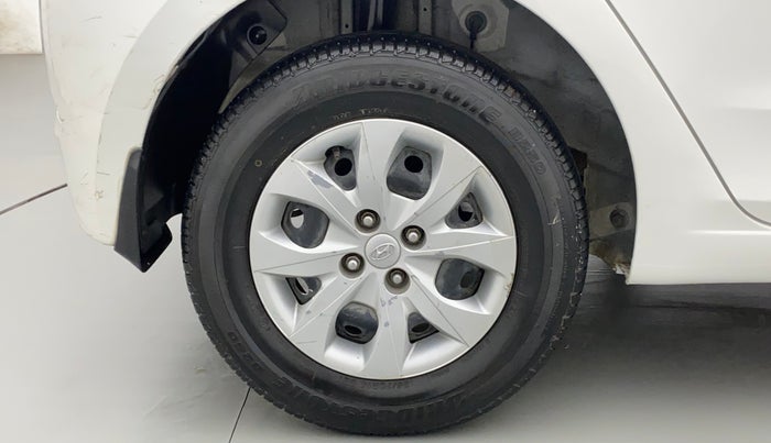 2017 Hyundai Elite i20 SPORTZ 1.2, Petrol, Manual, 1,23,216 km, Right Rear Wheel