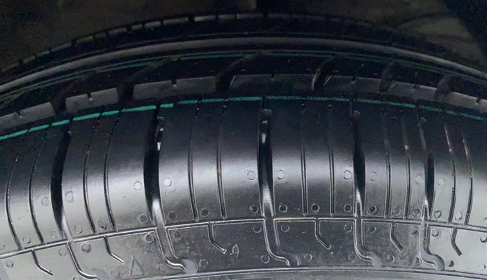 2017 Maruti Dzire LXI, Petrol, Manual, 53,850 km, Left Rear Tyre Tread