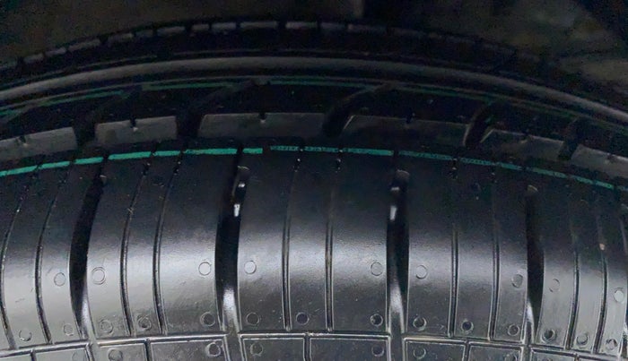 2017 Maruti Dzire LXI, Petrol, Manual, 53,850 km, Right Front Tyre Tread