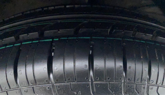 2017 Maruti Dzire LXI, Petrol, Manual, 53,850 km, Left Front Tyre Tread