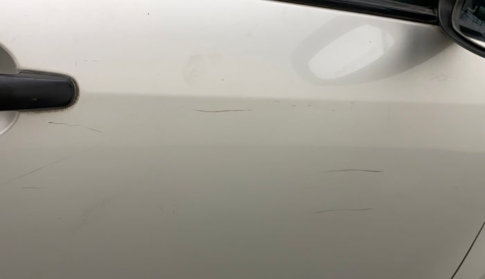 2011 Maruti Swift VXI, Petrol, Manual, 48,835 km, Driver-side door - Minor scratches
