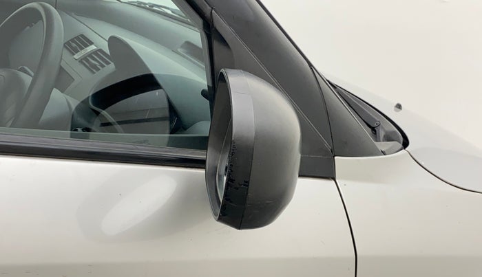 2011 Maruti Swift VXI, Petrol, Manual, 48,835 km, Right rear-view mirror - Cover has minor damage