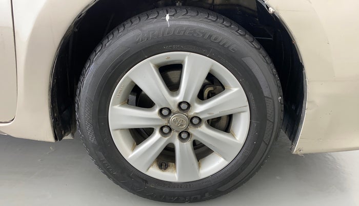 2015 Toyota Corolla Altis G, Petrol, Manual, 66,156 km, Right Front Wheel