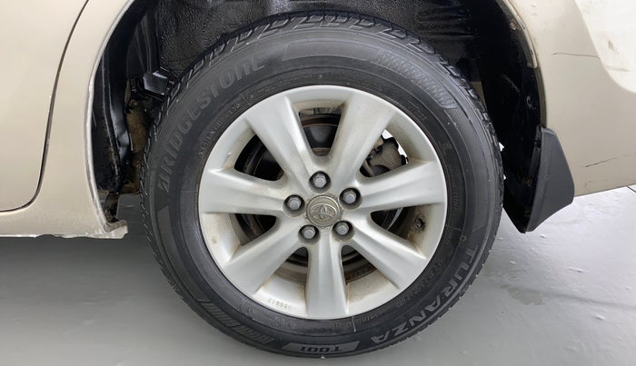 2015 Toyota Corolla Altis G, Petrol, Manual, 66,156 km, Left Rear Wheel