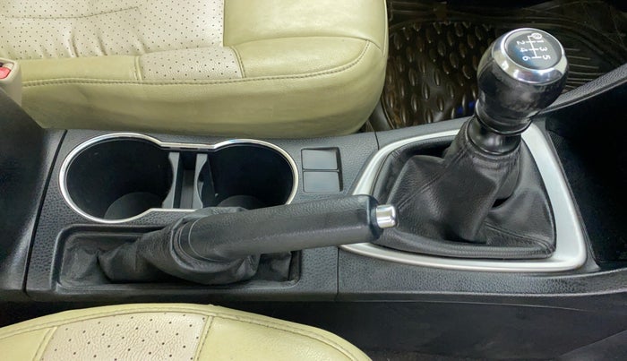 2015 Toyota Corolla Altis G, Petrol, Manual, 66,156 km, Gear Lever