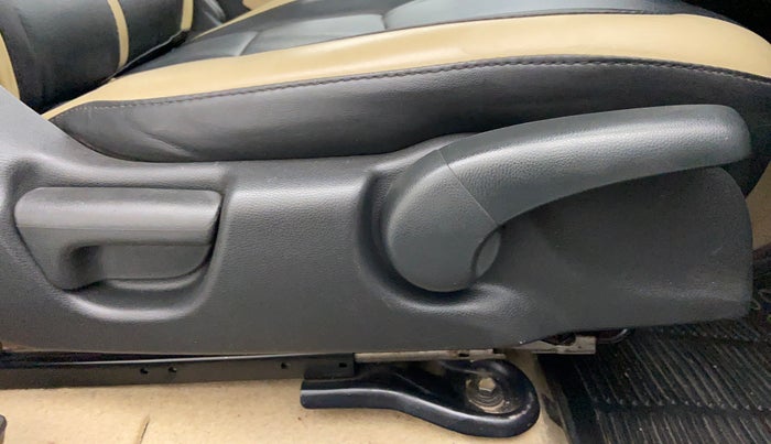 2015 Honda City SV MT PETROL, Petrol, Manual, 59,082 km, Driver Side Adjustment Panel