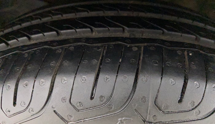 2015 Honda City SV MT PETROL, Petrol, Manual, 59,082 km, Left Front Tyre Tread