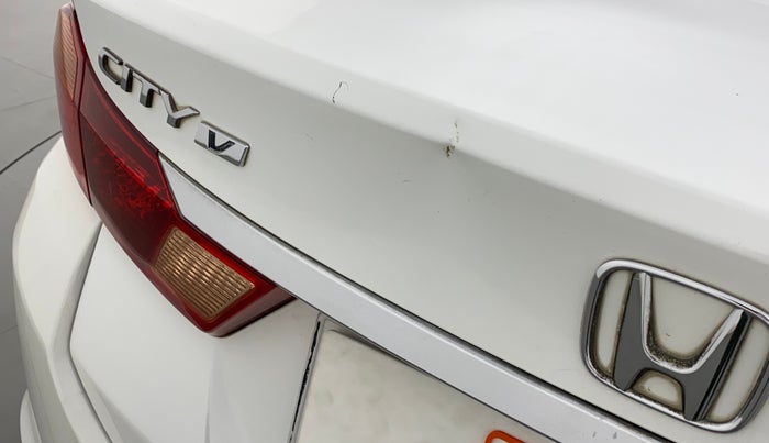 2017 Honda City 1.5L I-VTEC V MT, Petrol, Manual, 35,715 km, Dicky (Boot door) - Minor scratches