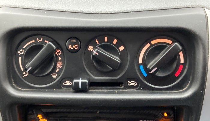 2014 Maruti Alto 800 LXI, Petrol, Manual, 42,993 km, AC Unit - Directional switch has minor damage