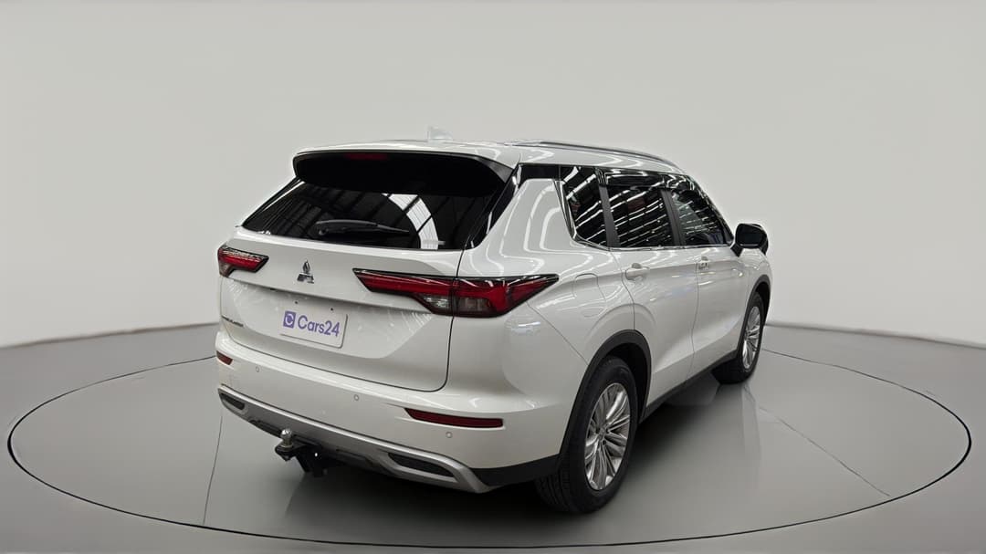 2023 Mitsubishi Outlander Ls 7 Seat (AWD), Automatic, 57976 km, Right Back Diagonal (45- Degree) View