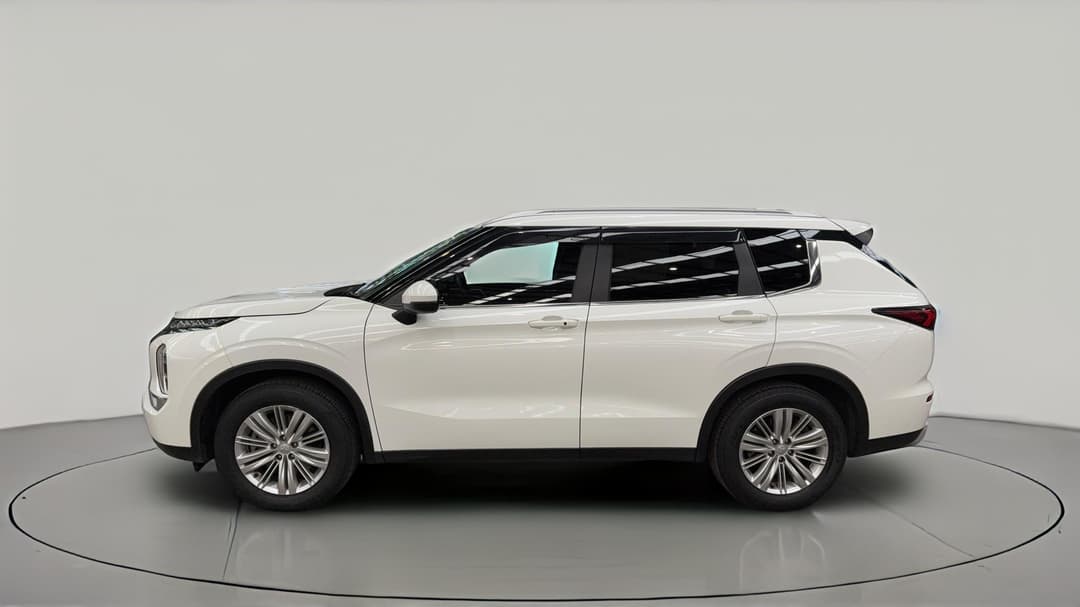 2023 Mitsubishi Outlander Ls 7 Seat (AWD), Automatic, 57976 km, Left Side View