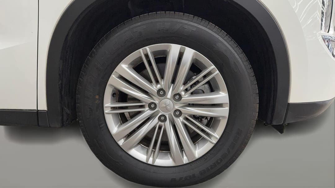 2023 Mitsubishi Outlander Ls 7 Seat (AWD), Automatic, 57976 km, Right Front Wheel