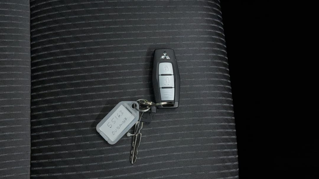 2023 Mitsubishi Outlander Ls 7 Seat (AWD), Automatic, 57976 km, Key Close-up