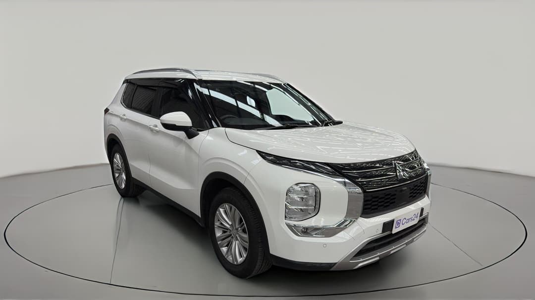 2023 Mitsubishi Outlander Ls 7 Seat (AWD), Automatic, 57976 km, Right Front Diagonal (45- Degree) View