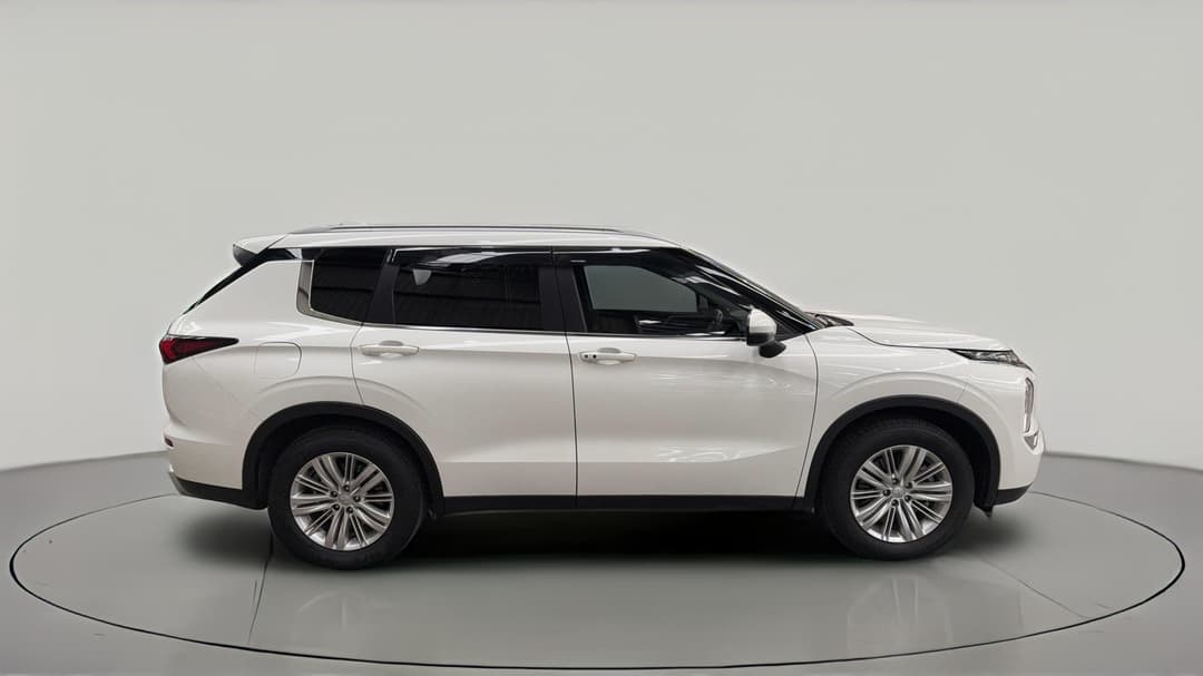 2023 Mitsubishi Outlander Ls 7 Seat (AWD), Automatic, 57976 km, Right Side View