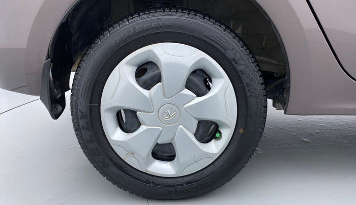 2018 Tata TIGOR XM 1.2 REVOTRON, Petrol, Manual, 47,183 km, Right Rear Wheel