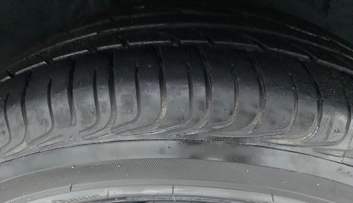 2018 Toyota YARIS G CVT, Petrol, Automatic, 28,932 km, Right Front Tyre Tread