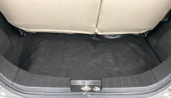 2017 Maruti Wagon R 1.0 VXI AMT, Petrol, Automatic, 16,059 km, Boot Inside