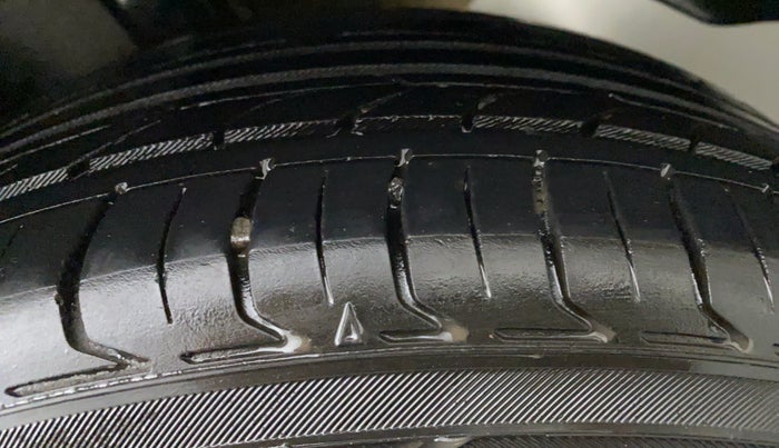2021 Hyundai AURA S 1.2 CNG, CNG, Manual, 27,995 km, Left Rear Tyre Tread