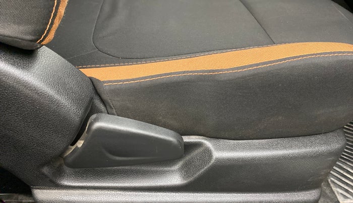 2018 Renault Kwid CLIMBER 1.0, Petrol, Manual, 29,258 km, Driver Side Adjustment Panel