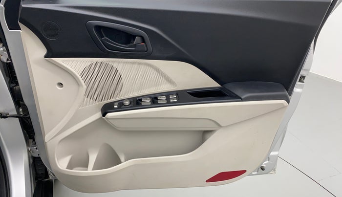 2020 Mahindra XUV300 1.5 W6 MT, Diesel, Manual, 13,222 km, Driver Side Door Panels Control