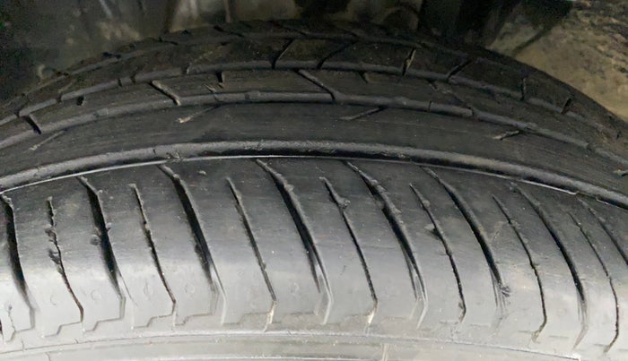 2021 Nissan MAGNITE XE 1.0 MT, Petrol, Manual, 10,052 km, Left Front Tyre Tread