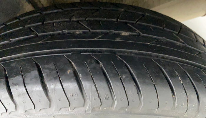 2021 Nissan MAGNITE XE 1.0 MT, Petrol, Manual, 10,052 km, Left Rear Tyre Tread