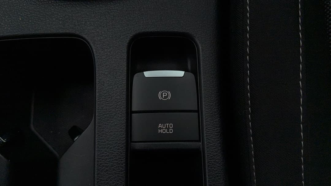 2024 Kia Cerato Sport, Automatic, 9654 km, Handbrake