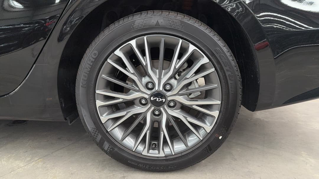 2024 Kia Cerato Sport, Automatic, 9654 km, Left Rear Wheel