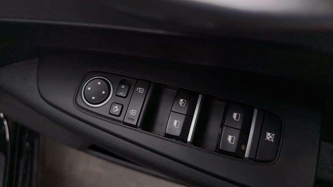 2024 Kia Cerato Sport, Automatic, 9654 km, Drivers Side Door Panel Controls