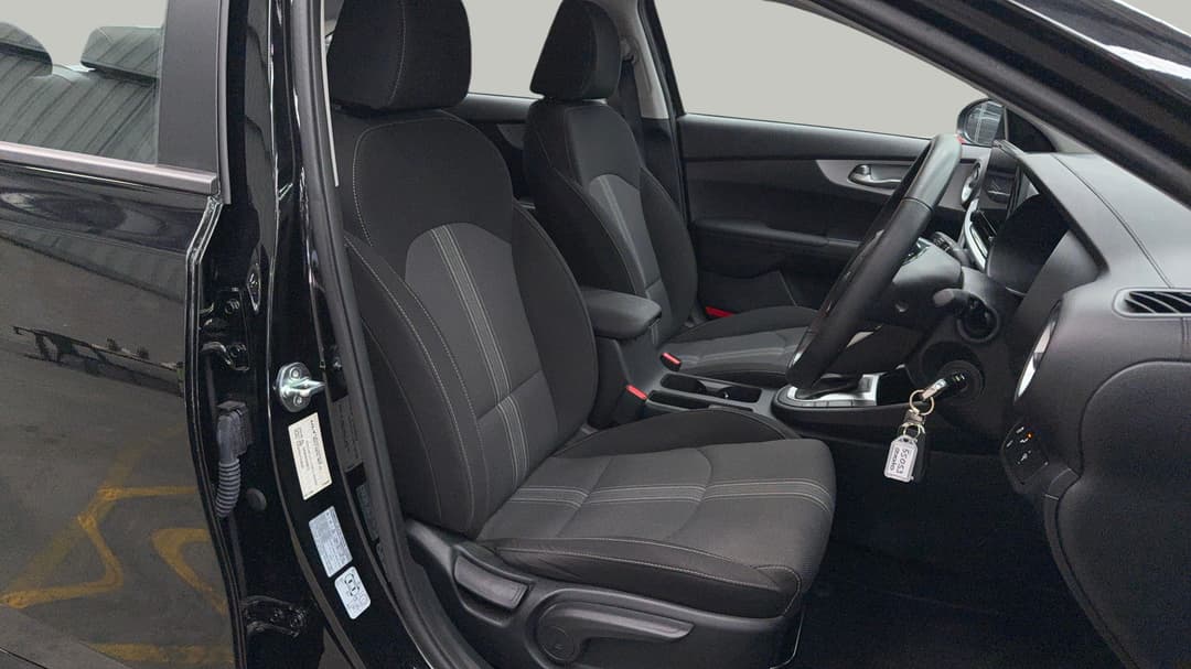 2024 Kia Cerato Sport, Automatic, 9654 km, Right Side Front Door Cabin View