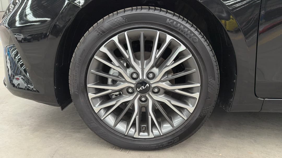 2024 Kia Cerato Sport, Automatic, 9654 km, Left Front Wheel