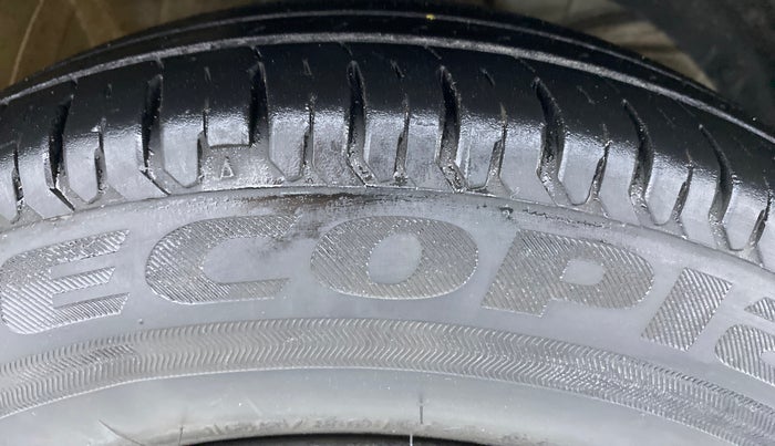 2018 Maruti Swift VXI D, Petrol, Manual, 17,897 km, Right Front Tyre Tread