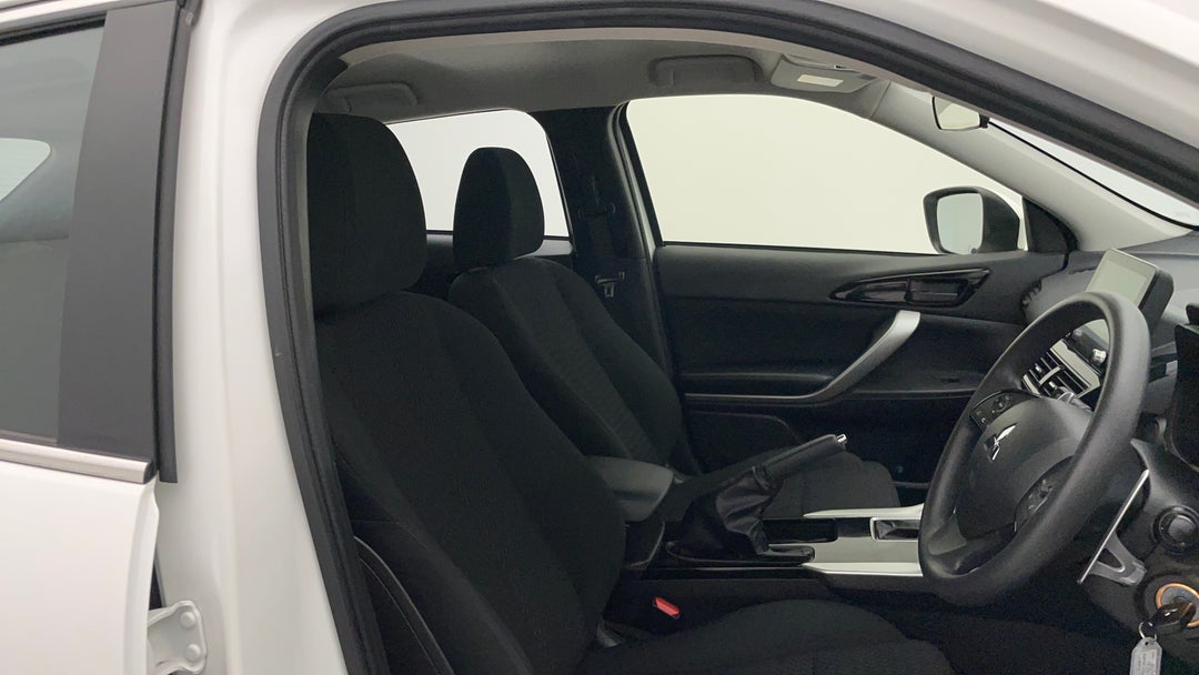 2023 Mitsubishi Eclipse Cross Es (2WD), Automatic, 52347 km, Right Side Front Door Cabin View