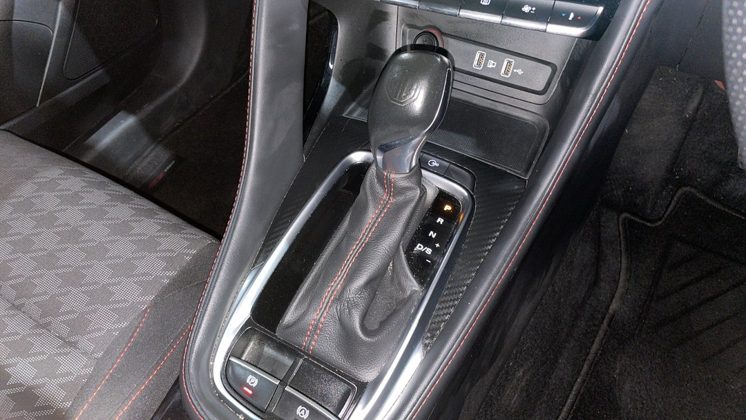 2021 MG Zst Core, Automatic, 18266 km, Gear Lever 