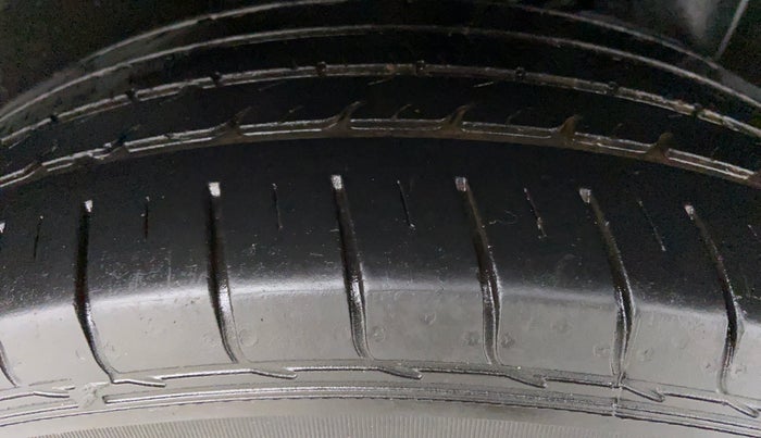 2019 MG HECTOR SHARP DCT PETROL, Petrol, Automatic, 28,870 km, Left Rear Tyre Tread