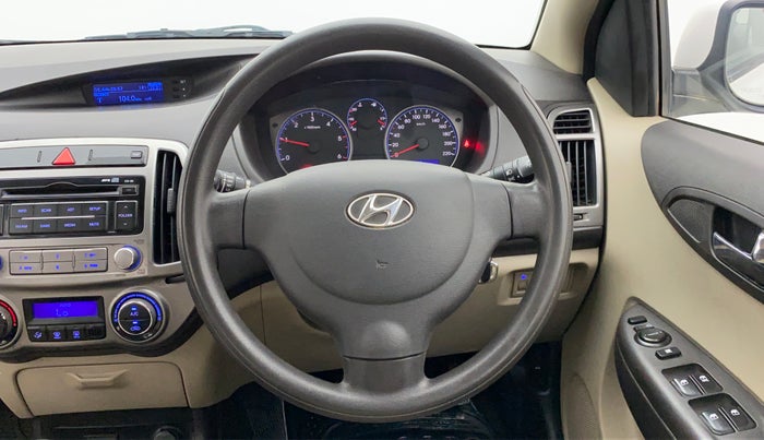 2013 Hyundai i20 MAGNA O 1.4 CRDI, Diesel, Manual, 1,09,269 km, Steering Wheel