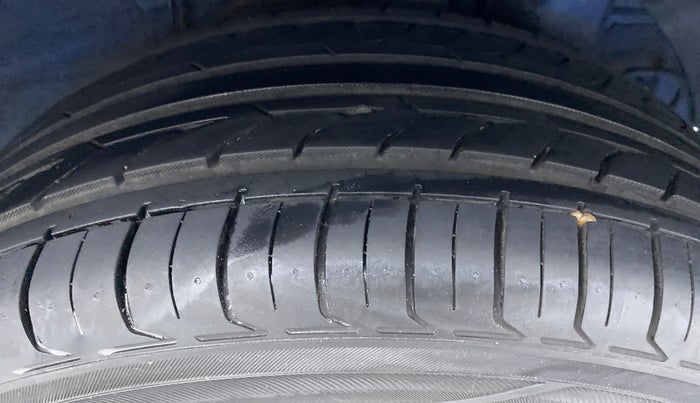 2015 Hyundai Elite i20 SPORTZ (O) 1.2, Petrol, Manual, 33,910 km, Left Rear Tyre Tread