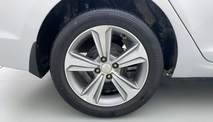2018 Hyundai Verna 1.6 SX VTVT AT (O), Petrol, Automatic, 22,717 km, Right Rear Wheel