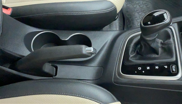 2018 Hyundai Verna 1.6 SX VTVT AT (O), Petrol, Automatic, 22,717 km, Gear Lever