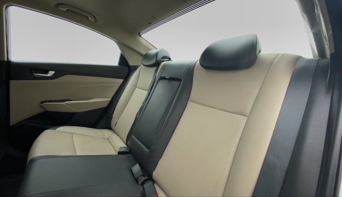 2018 Hyundai Verna 1.6 SX VTVT AT (O), Petrol, Automatic, 22,717 km, Right Side Rear Door Cabin