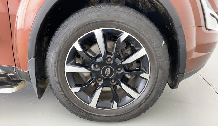 2019 Mahindra XUV500 W11, Diesel, Manual, 39,658 km, Right Front Wheel