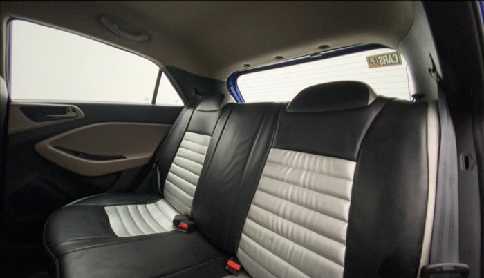 2015 Hyundai Elite i20 SPORTZ 1.2, Petrol, Manual, 1,12,665 km, Right Side Rear Door Cabin