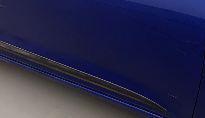 2015 Hyundai Elite i20 SPORTZ 1.2, Petrol, Manual, 1,12,665 km, Driver-side door - Slightly dented