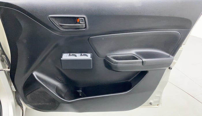 2019 Maruti Swift LXI D, Petrol, Manual, 45,453 km, Driver Side Door Panels Control