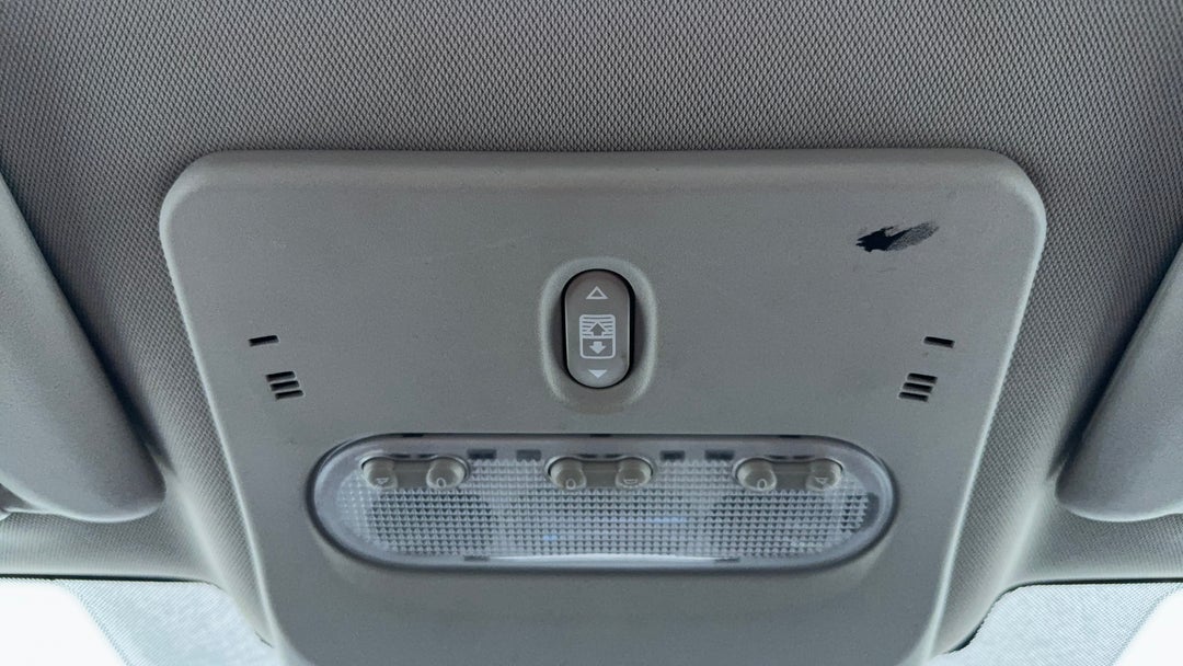 On-Roof Controls/Sunglass holder