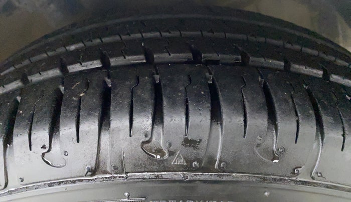 2019 Hyundai Grand i10 MAGNA 1.2 VTVT, Petrol, Manual, 18,550 km, Left Front Tyre Tread